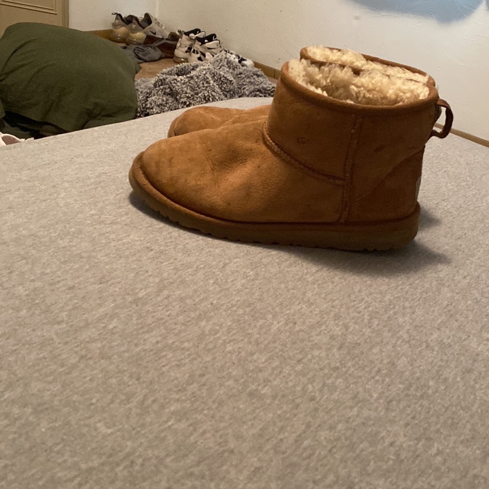 UGG - Picture 4 of 4